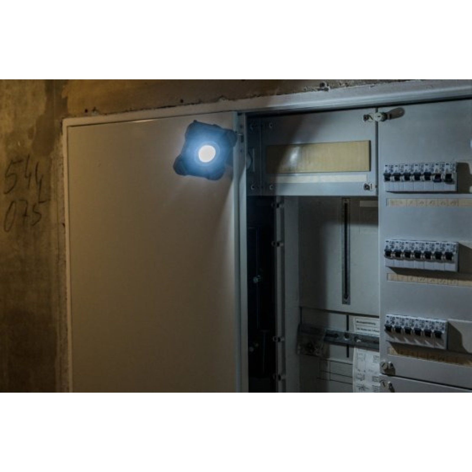 Projecteur LED SH 2000 MAC rechargeable 2200lm IP54 BRENNENSTUHL - 1173700020
