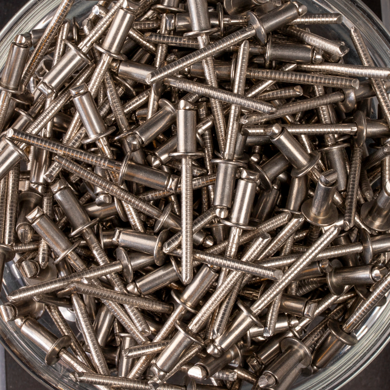 250 rivets standards à inox A2/inox A2 à tête plate à Ø4,8x10mm - SCELL-IT - BTD4810