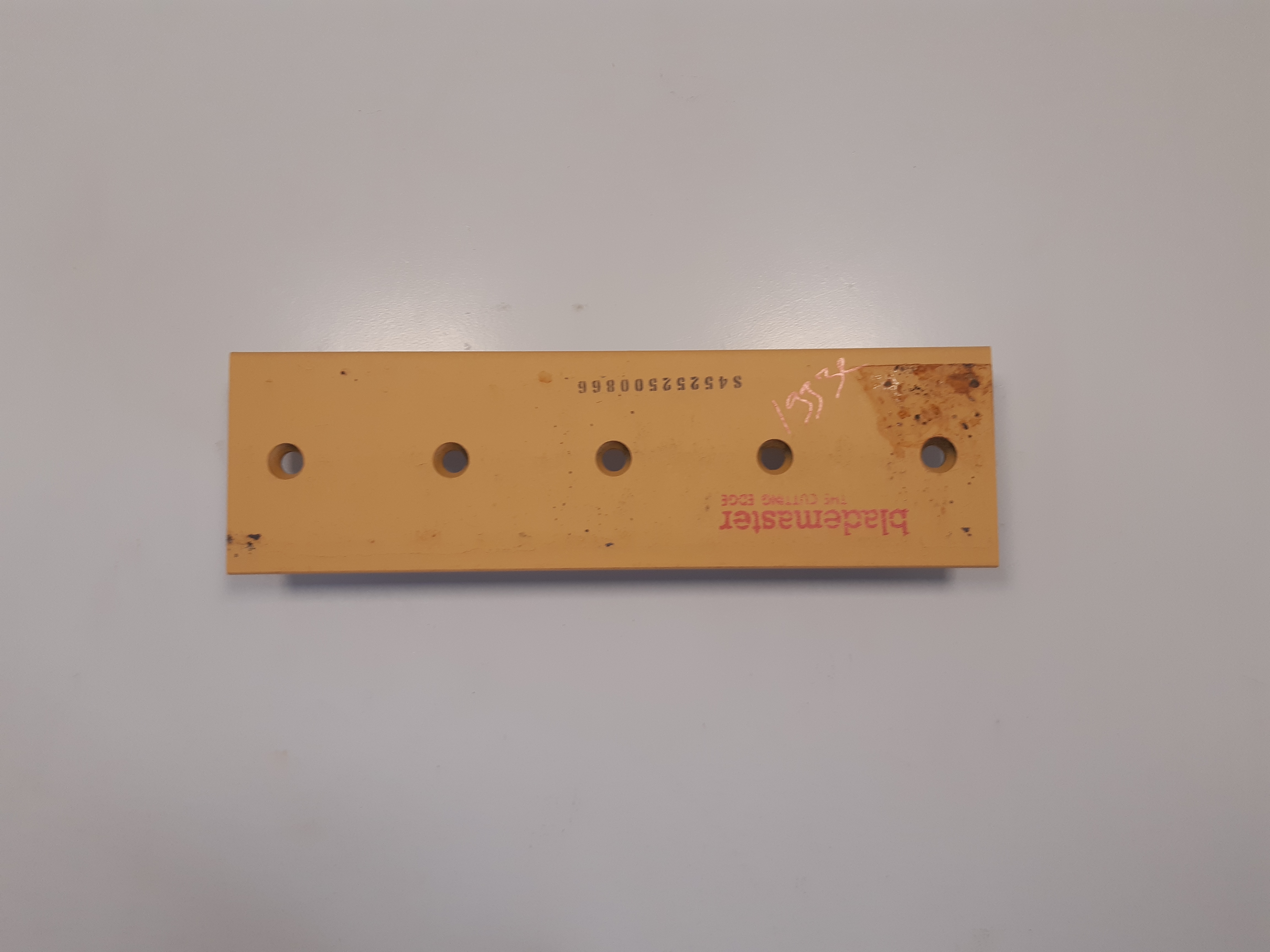 Contre lame de godet godet riman reversible 5 trous 866x254mm  480hb BLADEMASTER - 19932