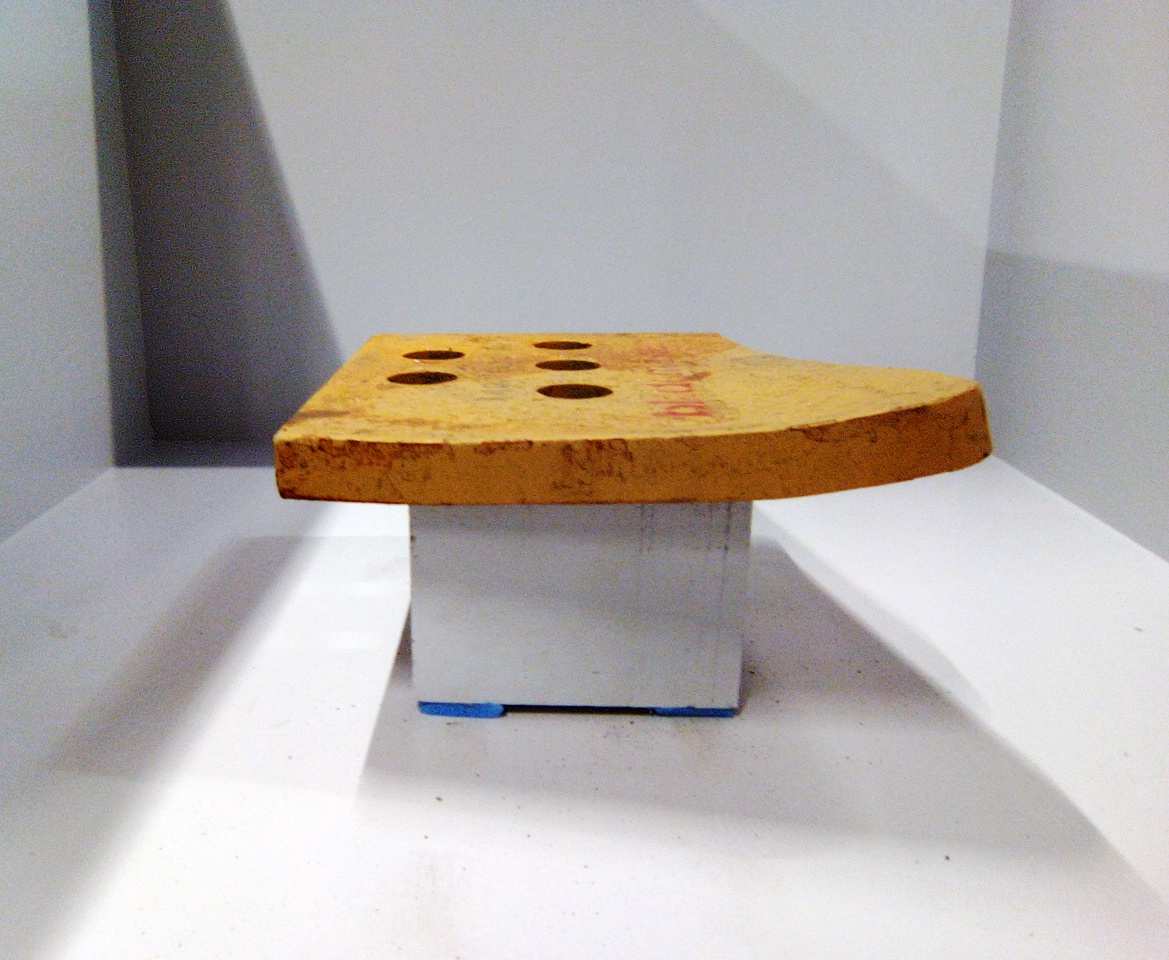 Contre lame de godet coin droit reversible 5 trous en 3/4