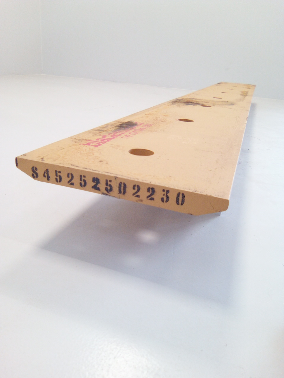 Contre lame de godet reversible 8 trous en 3/4