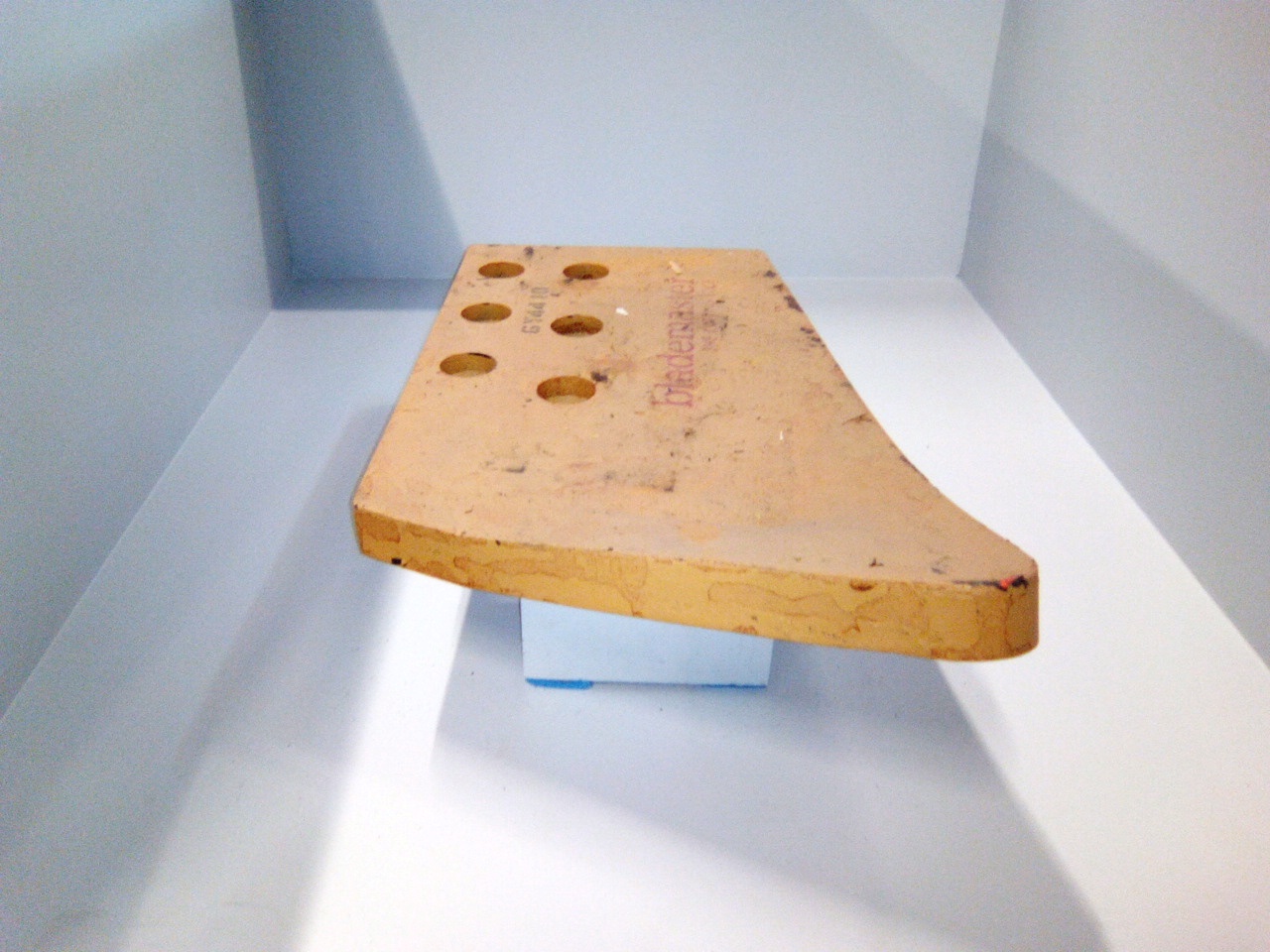 Contre lame de godet coin gauche reversible 6 trous en 3/4