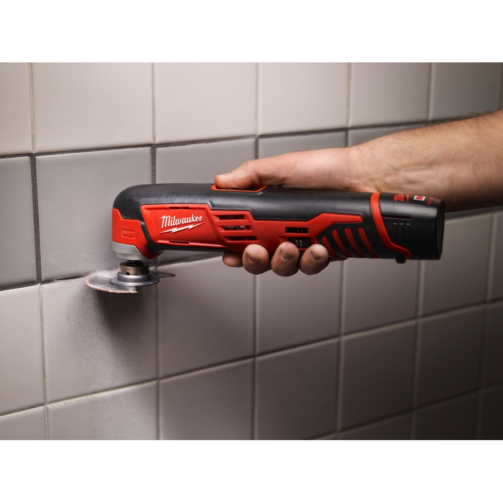 MultiTool MILWAUKEE 12V 4,0 Ah livré avec deux batteries et chargeur en sac C12 MT-402B - 4933441705