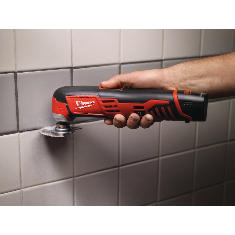 MultiTool MILWAUKEE 12V 4,0 Ah livré avec deux batteries et chargeur en sac C12 MT-402B - 4933441705