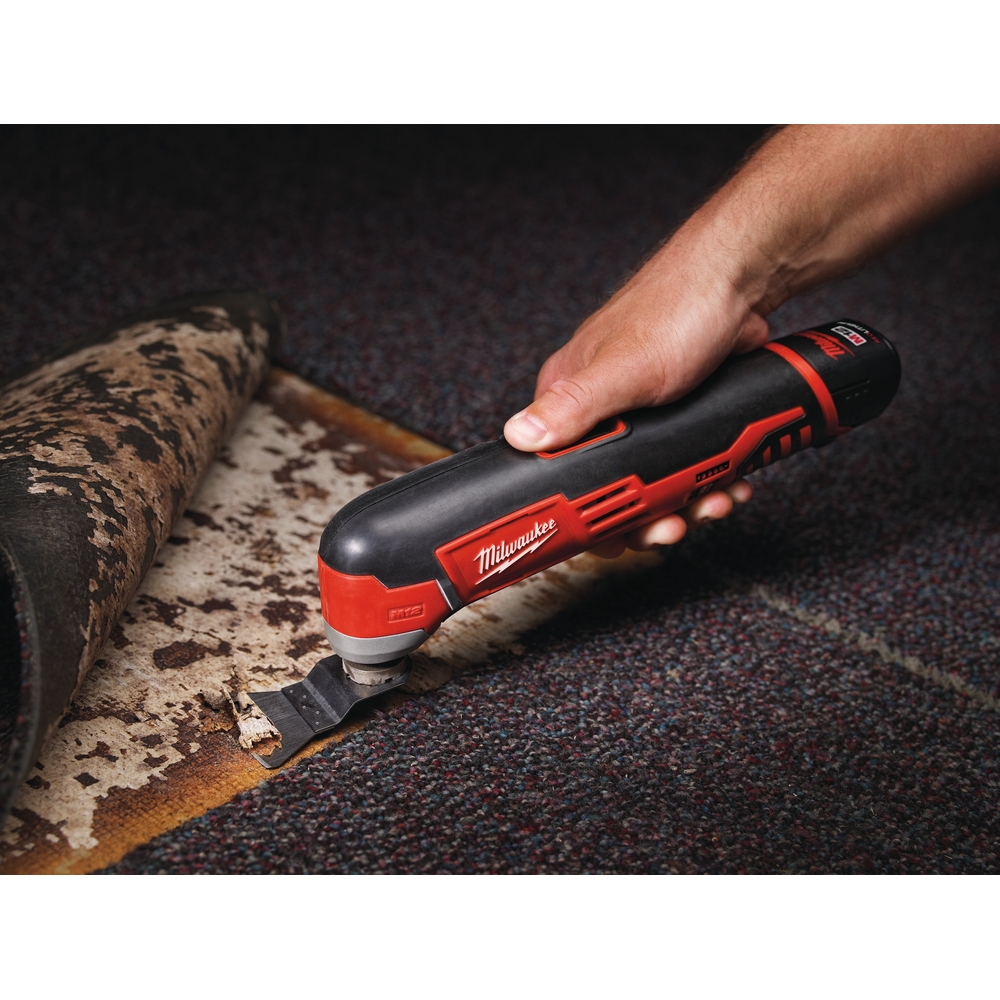 MultiTool MILWAUKEE 12V 4,0 Ah livré avec deux batteries et chargeur en sac C12 MT-402B - 4933441705