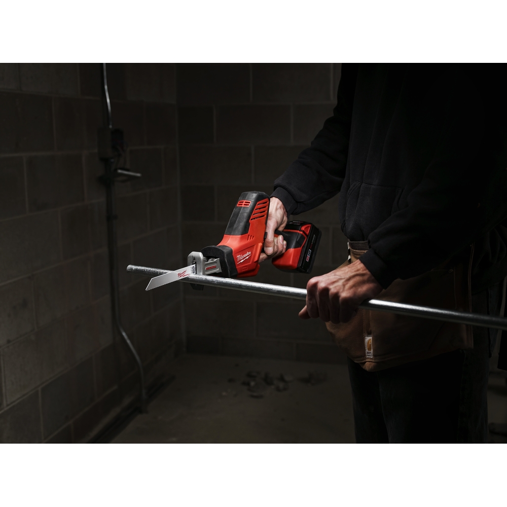 Scie sabre compacte 18V 4Ah C18 HZ-402B MILWAUKEE - 4933501114