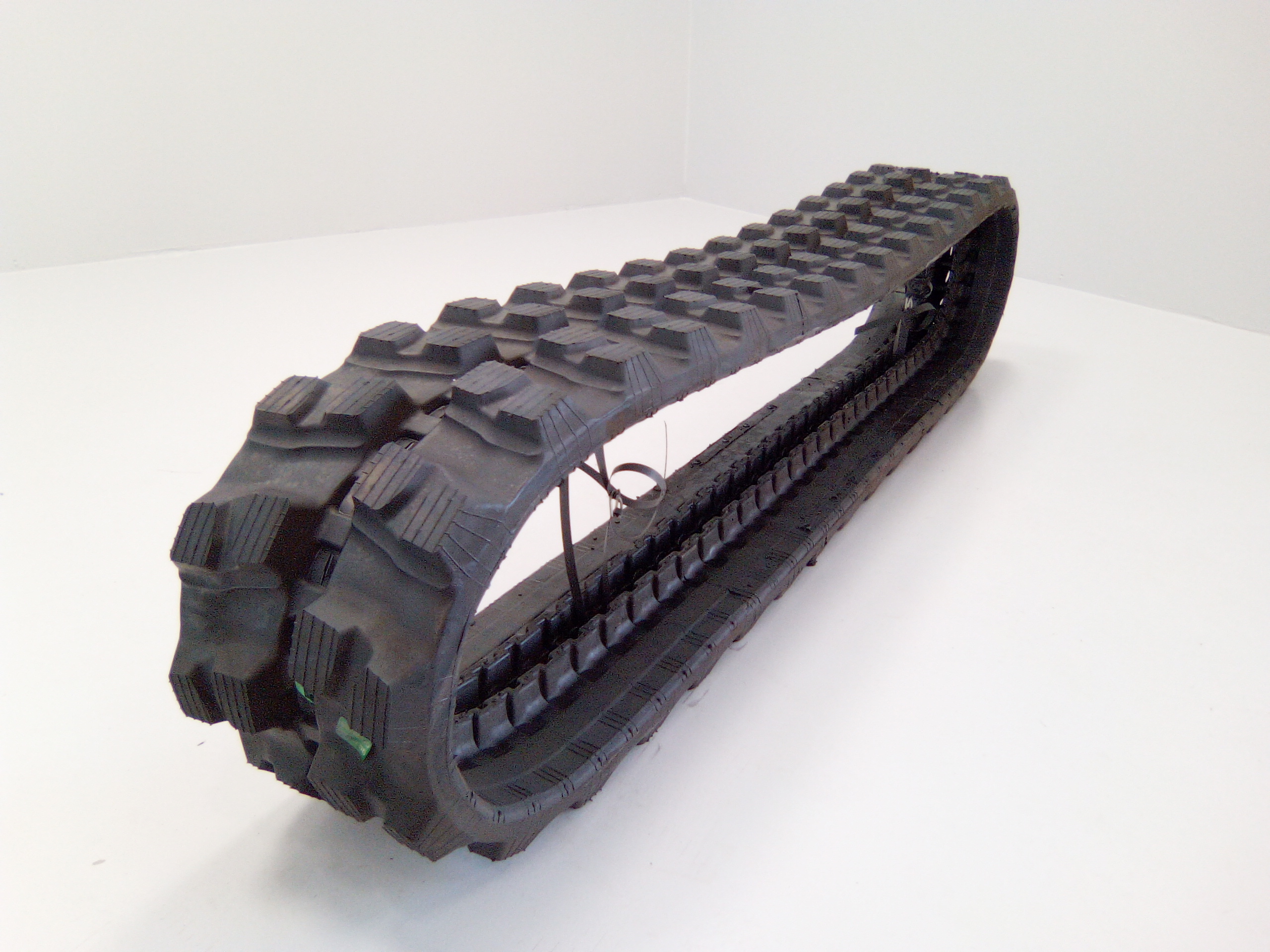 Chenille caoutchouc 300 X 75 X 55 AH I WA (WIDE) (35, 27.5) CAMSO HXD TRACK