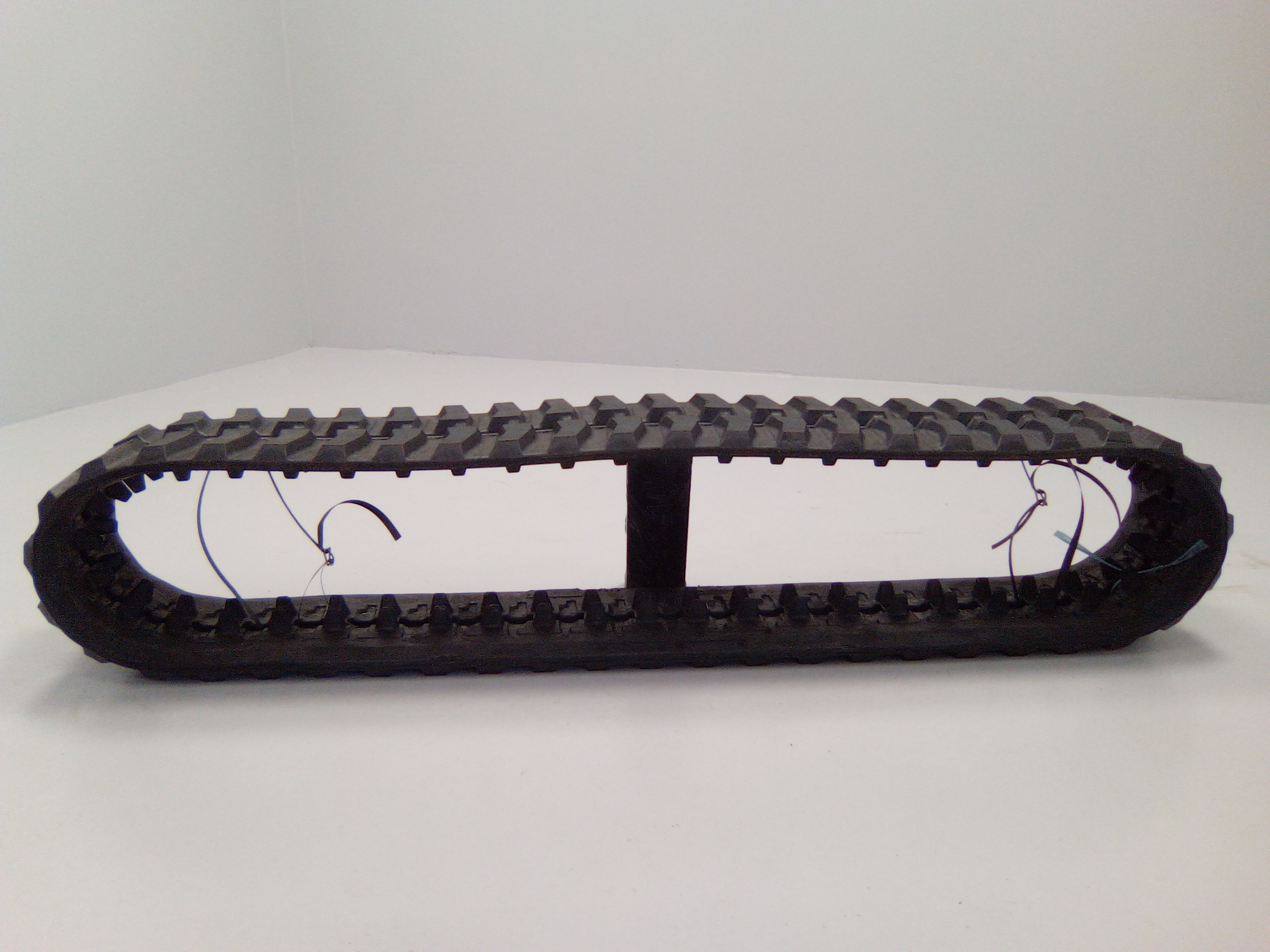 Chenille caoutchouc 230 X 47 X 72 V4 J P2-R (21.5, 17) CAMSO SD TRACK