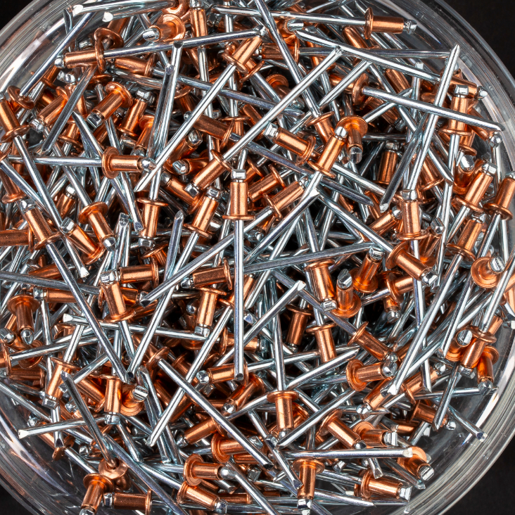 500 rivets standards à cuivre/acier à tête plate à Ø3,2x6mm - SCELL-IT - CCD3206