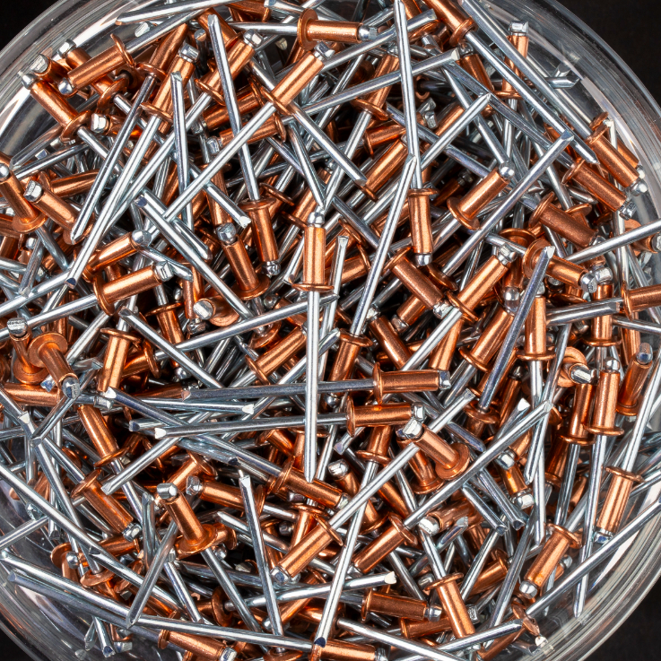 500 rivets standards à cuivre/acier à tête plate à Ø3,2x8mm - SCELL-IT - CCD3208