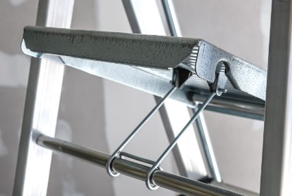 Escabeau pro X STEP 4 marches CENTAURE - Hauteur maxi 2.85m - Marches profondes de 11cm - 275204