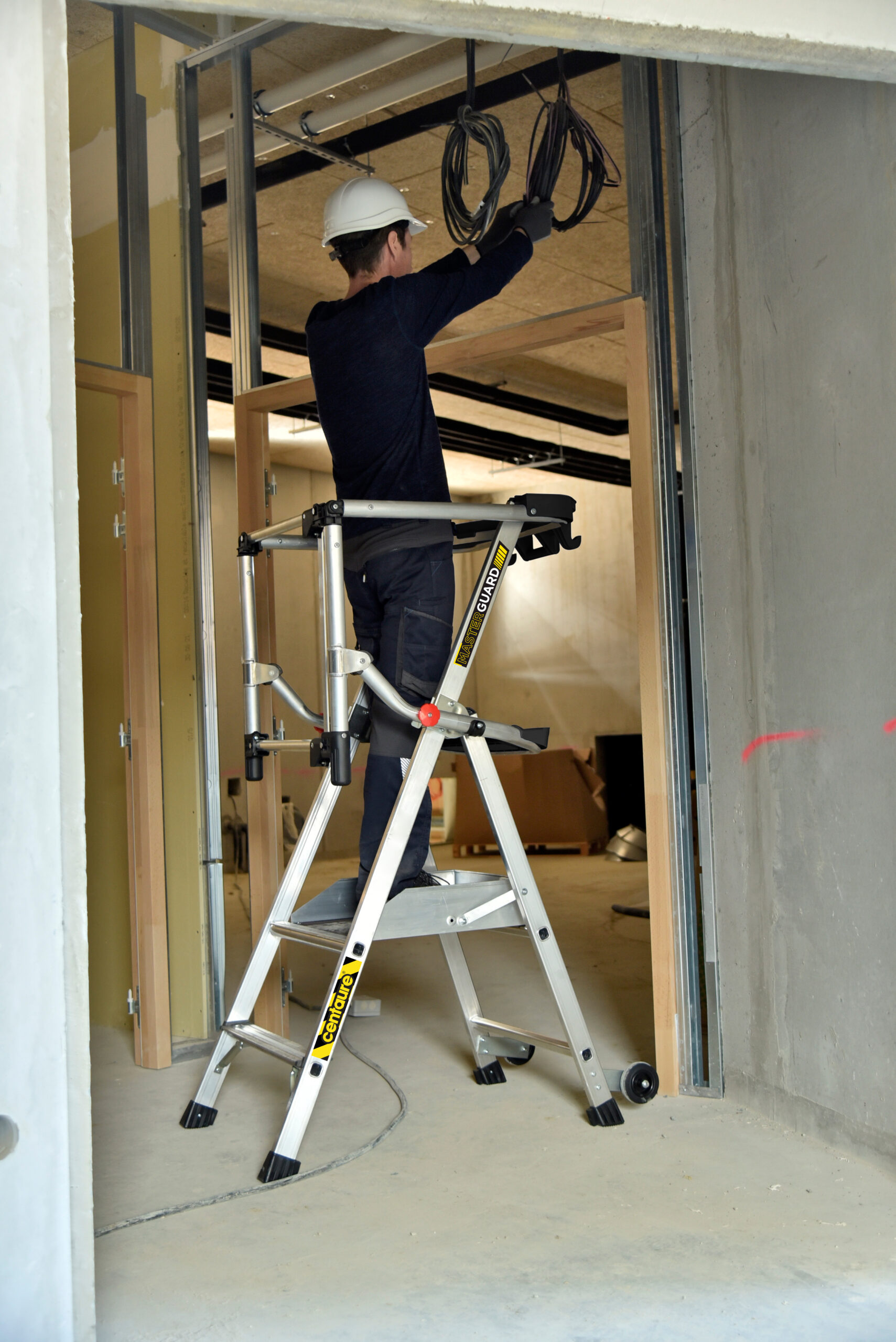 PLATES-FORMES INDIVIDUELLES ROULANTES CENTAURE MASTERGUARD 2 MARCHES SANS STABILISATEURS - 512902