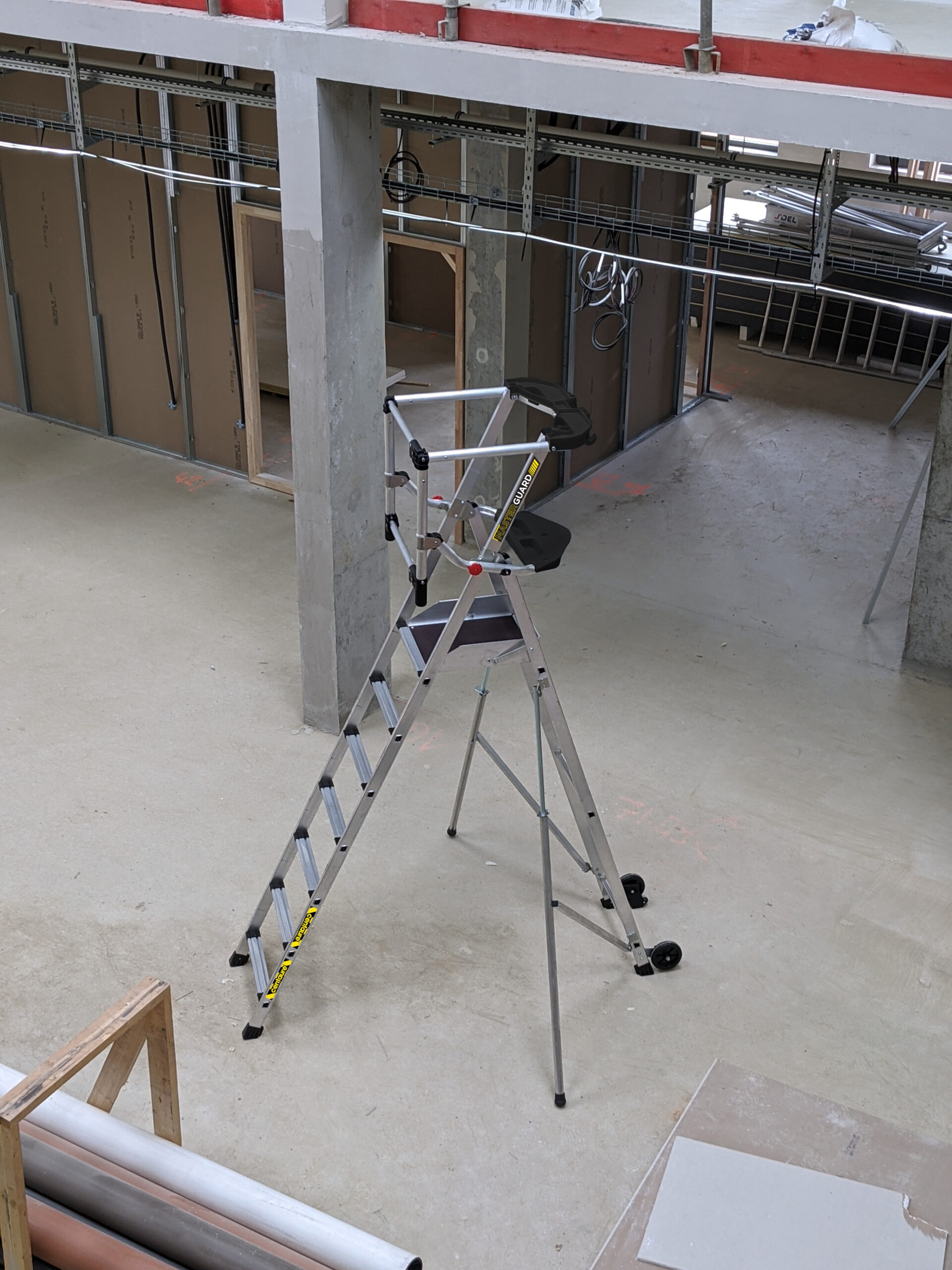 PLATE-FORME INDIVIDUELLE ROULANTE CENTAURE MASTERGUARD 7 MARCHES AVEC STABILISATEURS - 512907