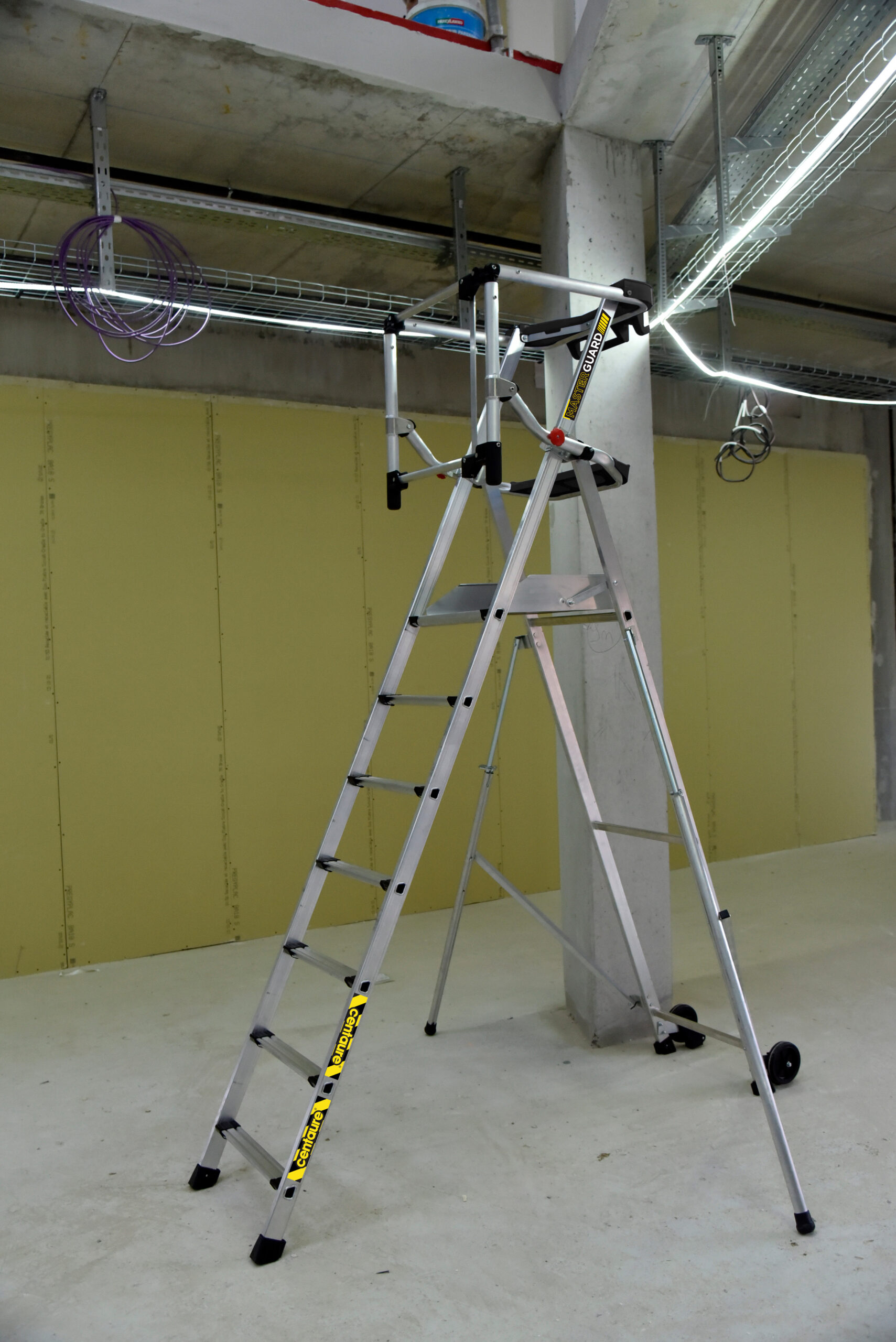 PLATE-FORME INDIVIDUELLE ROULANTE CENTAURE MASTERGUARD 7 MARCHES AVEC STABILISATEURS - 512907