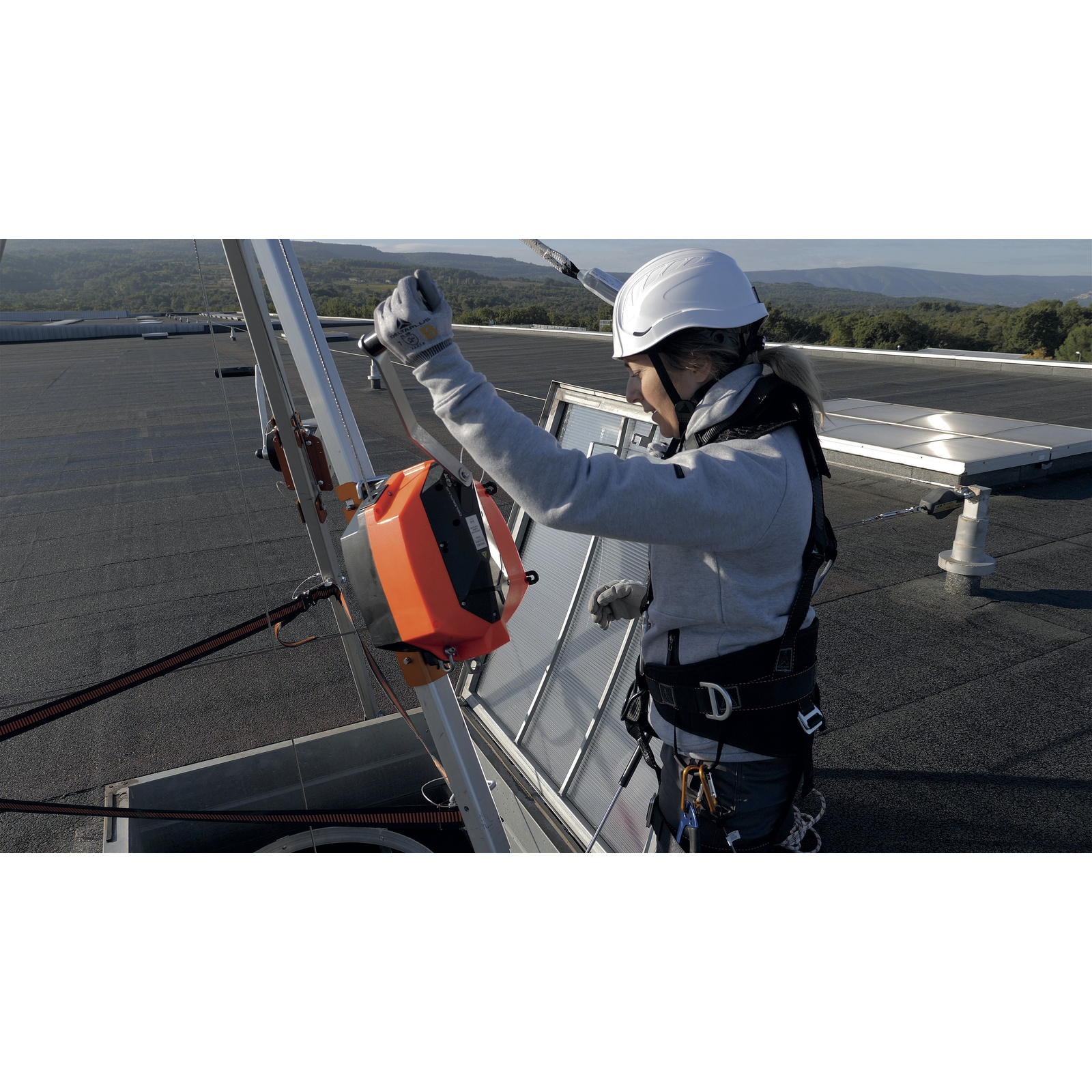 Antichute à rappel automatique à câble avec treuil + 1 connecteur - 20 m DELTA PLUS - TR01820U