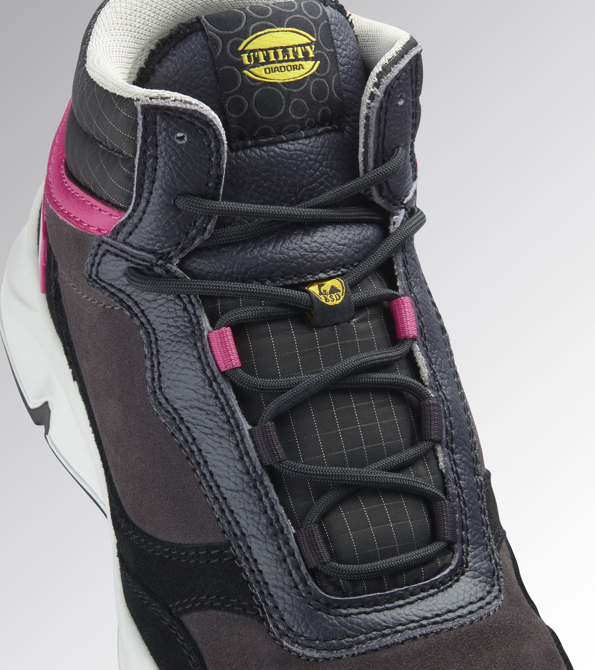 Chaussure de travail femme haute DIADORA UTILITY ATHENA MID S3L FO SR ESD GRIS ROSE - 179901D0458