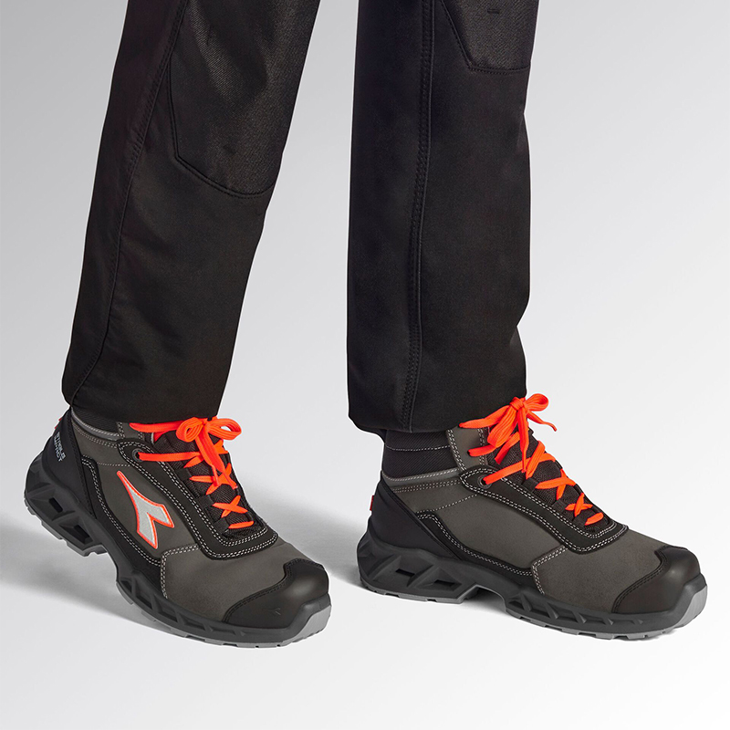 Chaussures de sécurité montantes noires/rouges SHARK STABLE IMPACT LEATHER MID S3S FO SR SC ESD - Diadora - 181160C4115