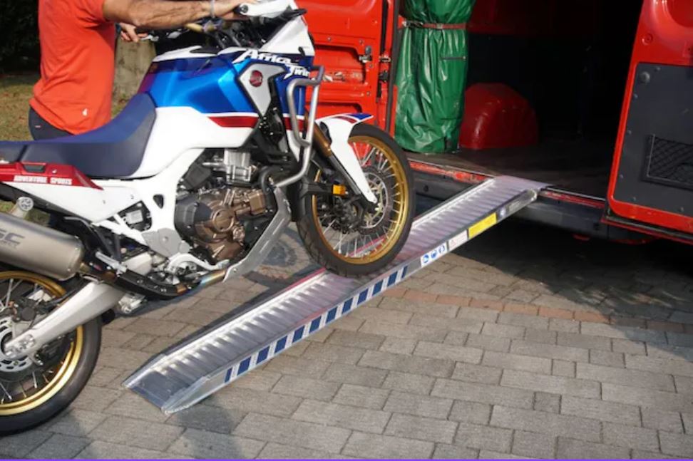 Paire de rampes alu avec rebords S72 pour motos de 600 kg Lg 2000 mm Larg 200 mm - DIMA - S7220B