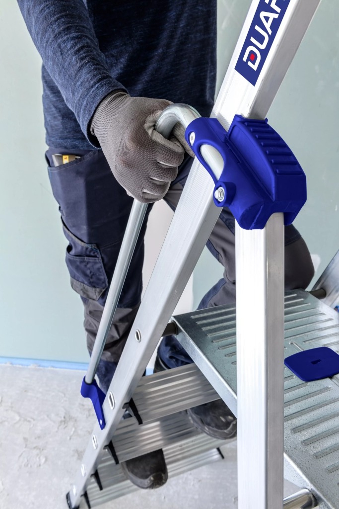 Escabeau pro X-STEP 8 marches DUARIB - Hauteur maxi 3.75m - Marches profondes de 11cm - 605208