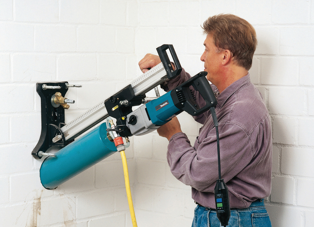 CAROTTEUSE A EAU MAKITA 1700 W Ø132 MM DBM131