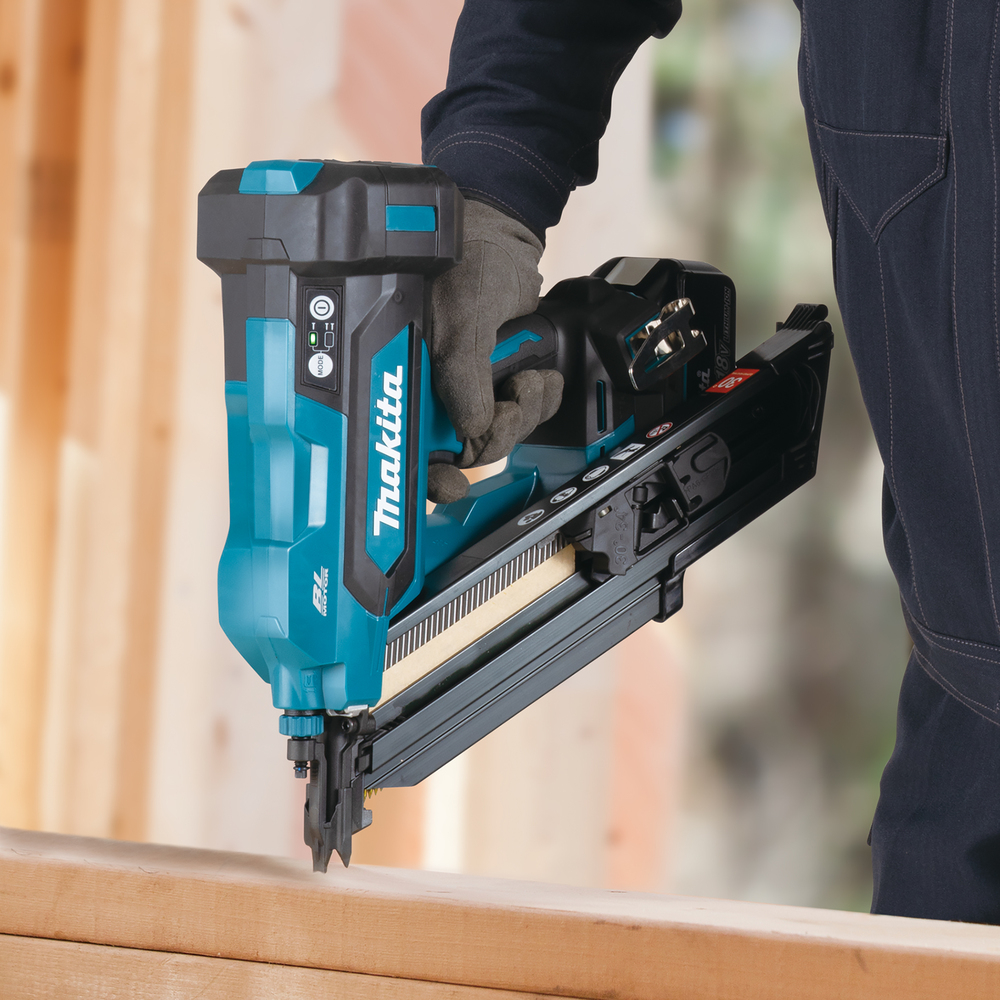 Cloueur de charpente LXT - MAKITA - DBN900RTE