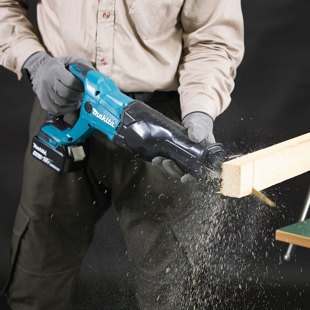 Scie sabre coupe 32 mm 18 V Li-Ion sans batterie - MAKITA - DJR186Z