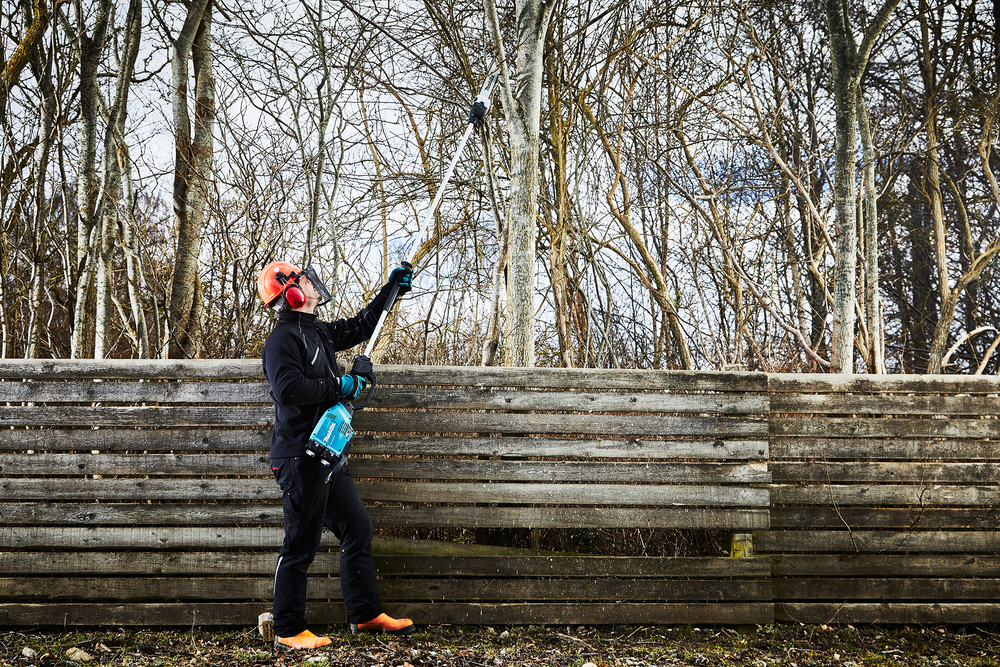 Tronçonneuse d'élagage MAKITA à perche 36 V Li-Ion 30 cm sans batterie DUA300Z