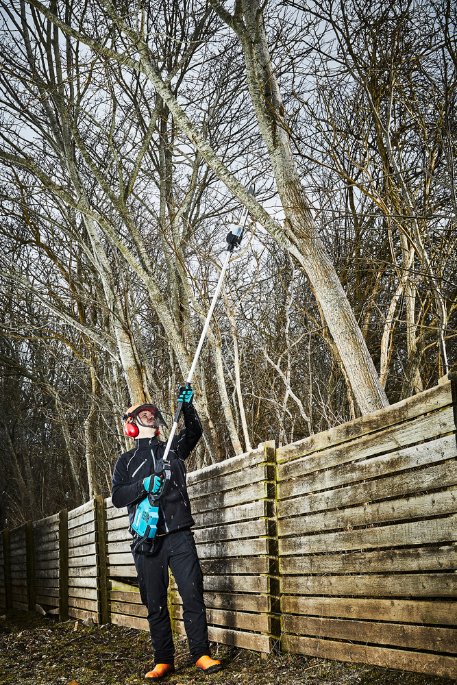 Tronçonneuse d'élagage MAKITA à perche 36 V Li-Ion 30 cm sans batterie DUA300Z