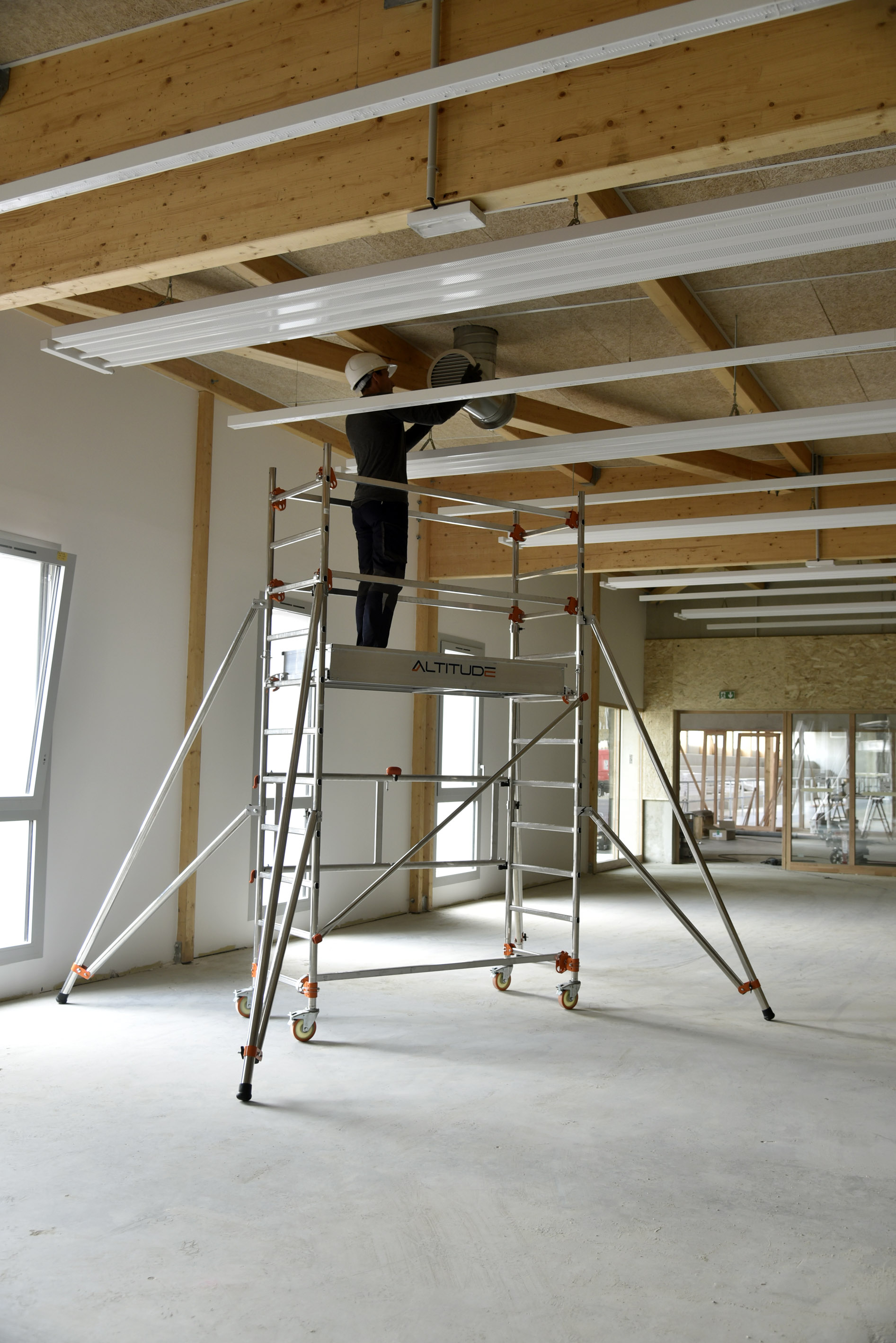 Echafaudage roulant aluminium DUARIB AL165 base pliante + lisse hauteur travail 4,80 m- 513353