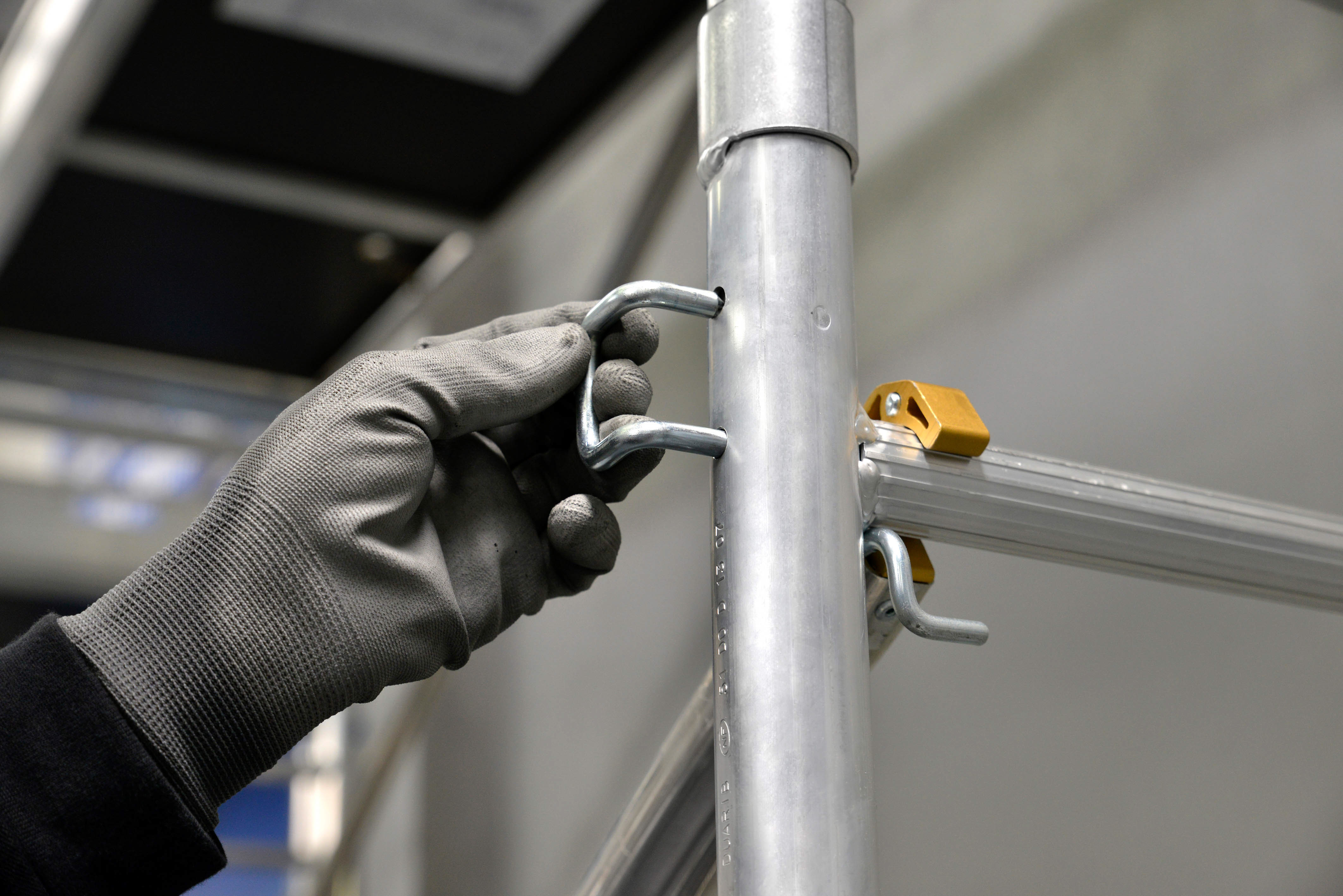 Echafaudage roulant aluminium DUARIB Docker2 150 295 hauteur travail 10,90 m garde corps monobloc EXMDS- 7230092