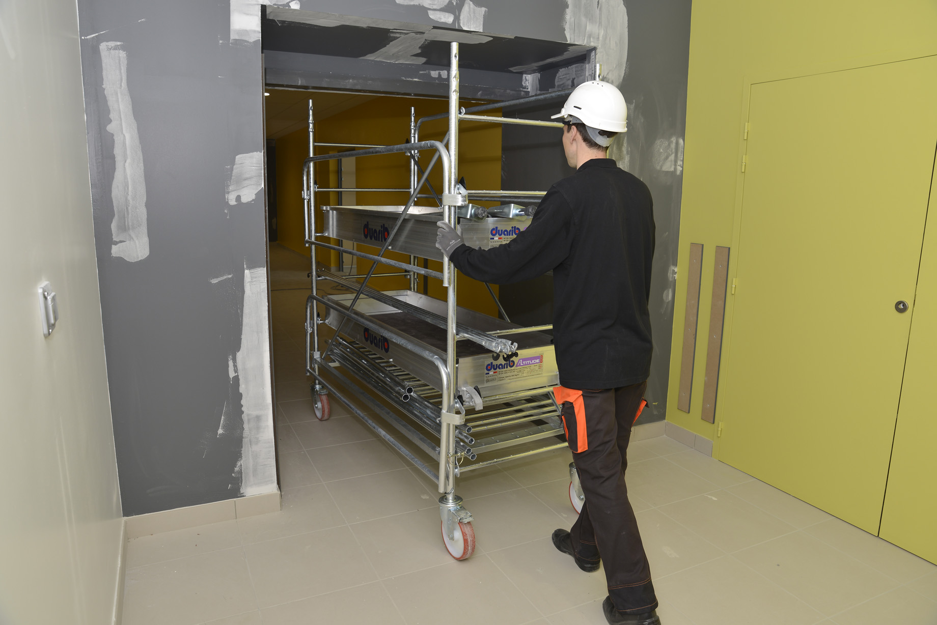 ECHAFAUDAGE ROULANT ACIER AC250 DUARIB HAUTEUR TRAVAIL 4.90 M - 8125022