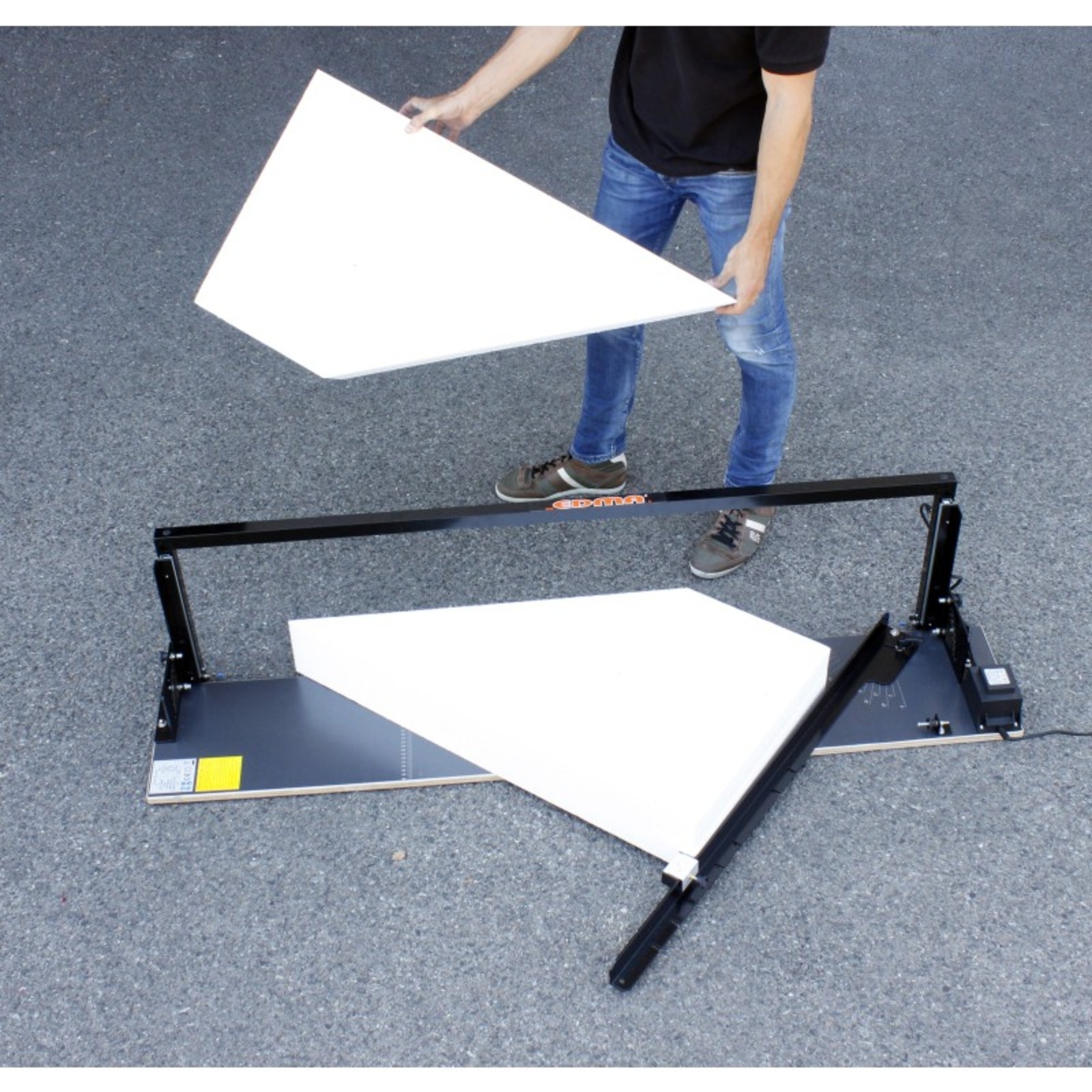 Table de découpe au fil chaud horizontale - pour polystyrène - EDMA - 260155