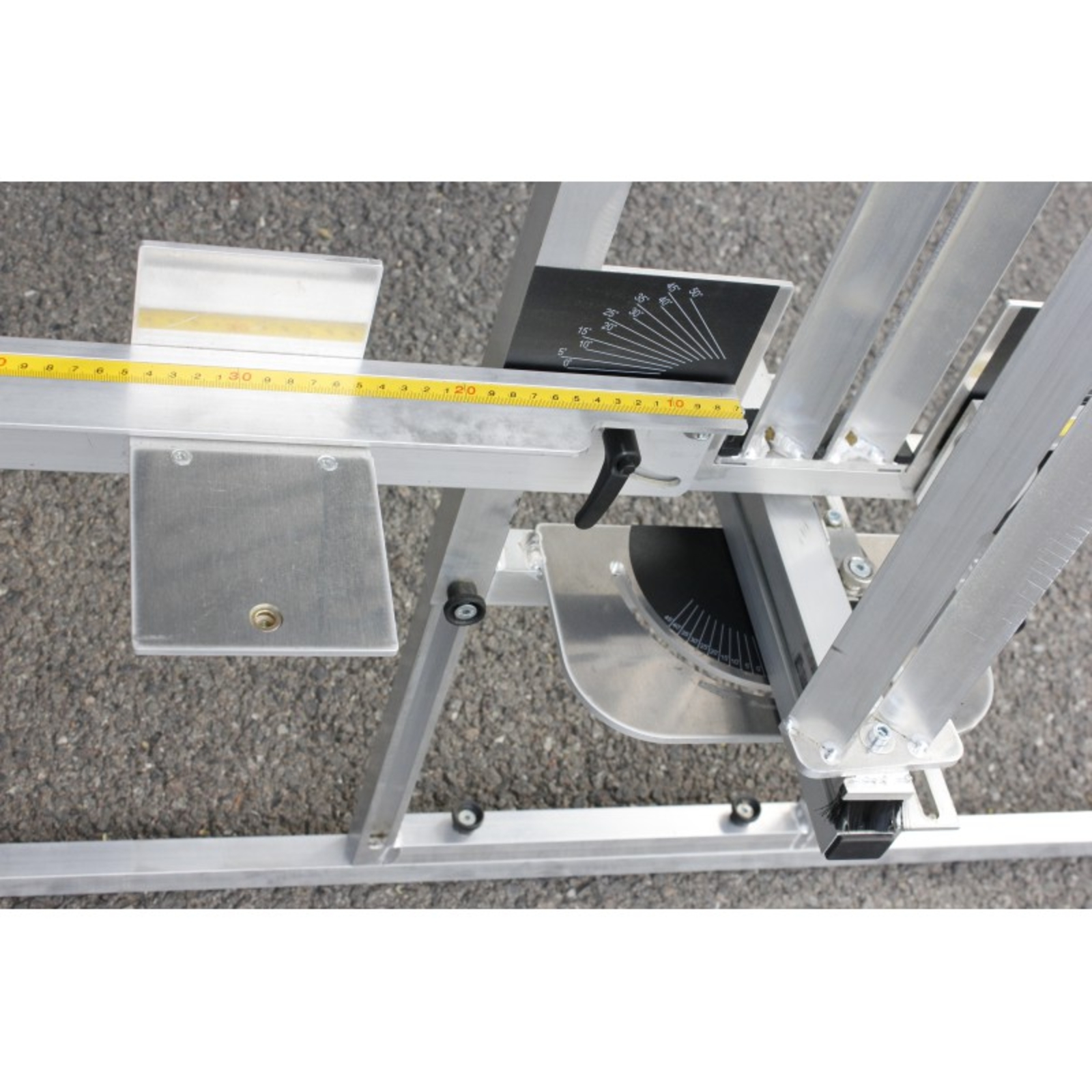 TABLE DE DÉCOUPE POUR ISOLANT MINÉRAL - EDMA - 366955