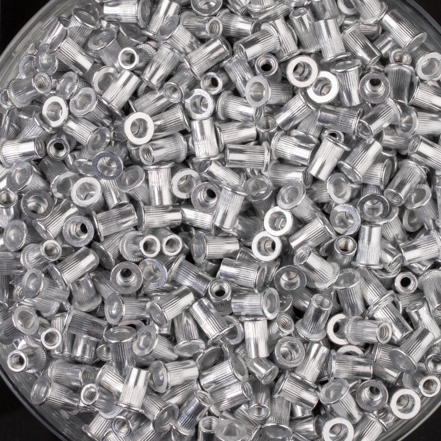 500 écrous crantés à aluminium à tête plate à M3x10,9mm - SCELL-IT - EAD0330