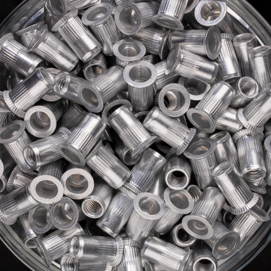 200 écrous crantés à aluminium à tête fraisée 90° à M6x16mm - SCELL-IT - EAK0645