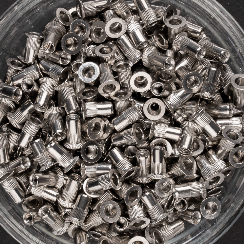 200 écrous crantés à inox A2 à tête fraisée 90° à M4x11,5mm - SCELL-IT - ENK0435