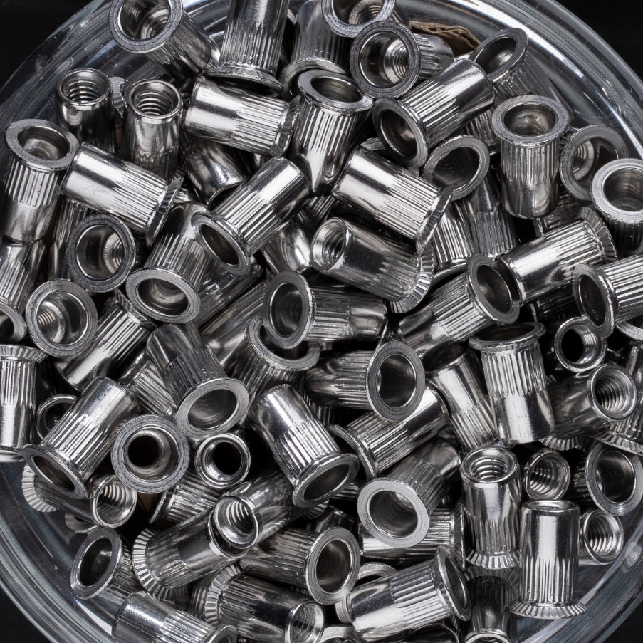 100 écrous crantés à inox A2 à tête fraisée 90° à M6x16mm - SCELL-IT - ENK0645