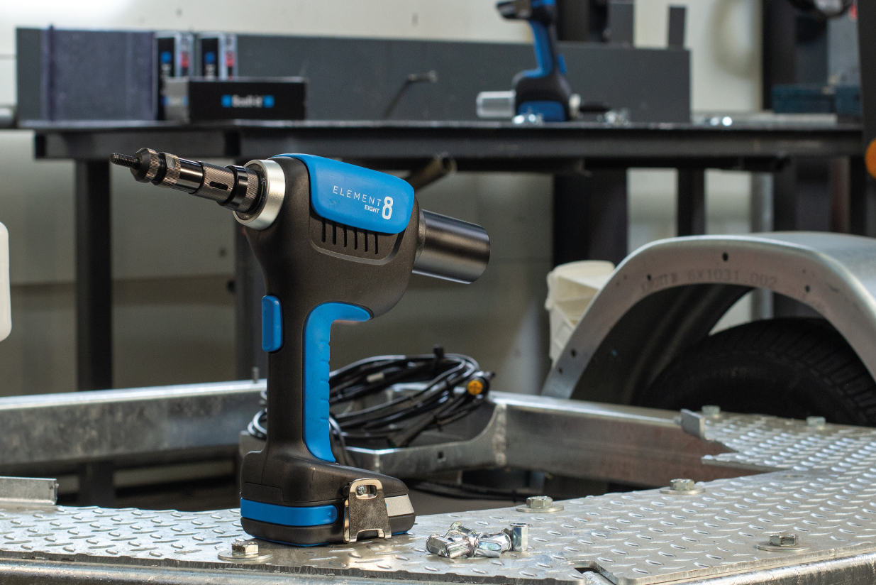 Sertisseuse sur batterie pour écrous aveugles M3-M8 SCELL-IT E-8-1XBAT