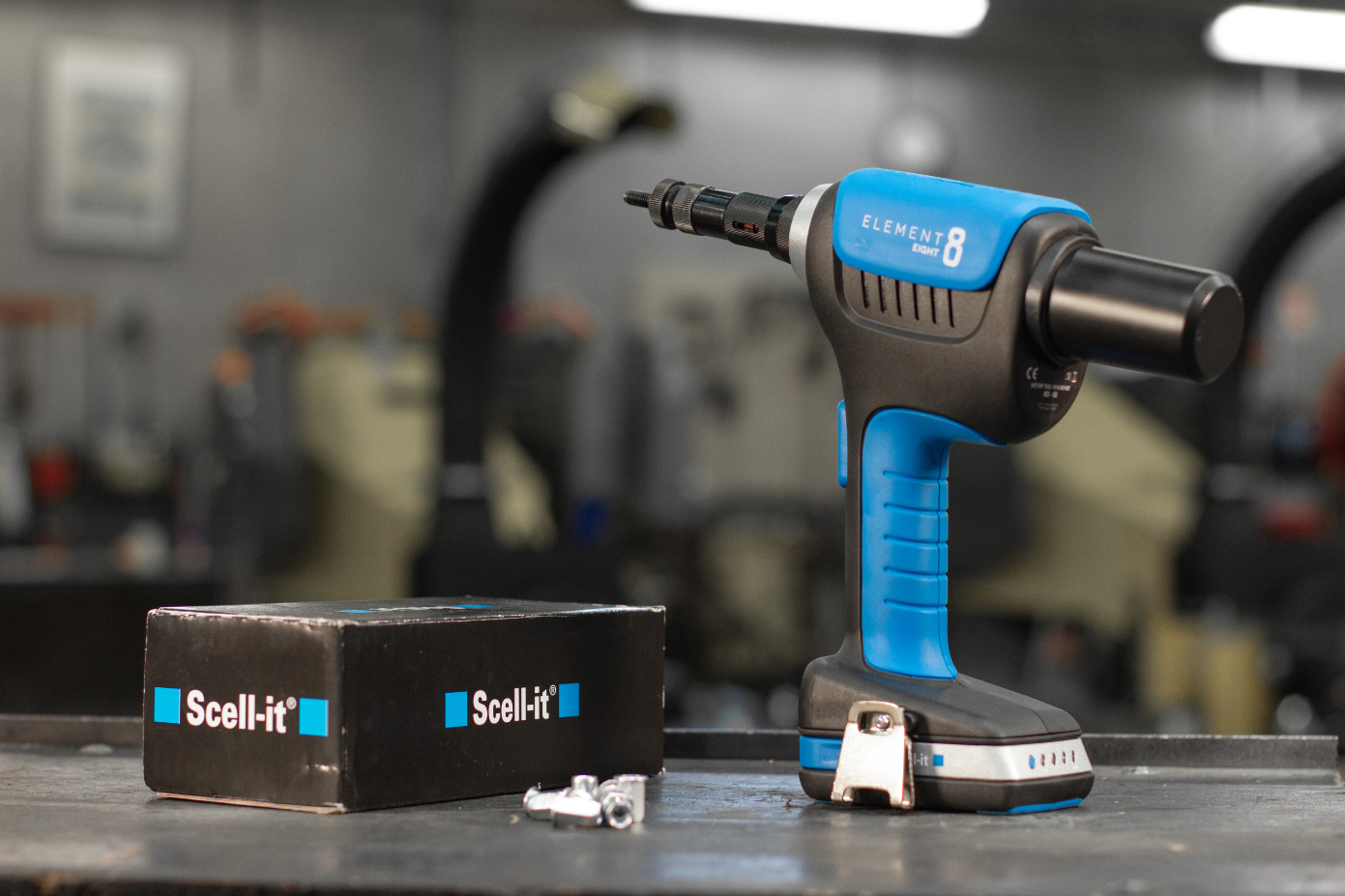 Sertisseuse sur batterie pour écrous aveugles M3-M8 SCELL-IT E-8-1XBAT