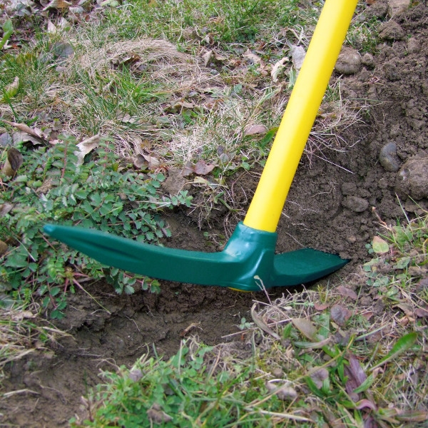 Pioche Italie (1.5 Kg) douille ovale manche tri-matière Novagrip LEBORGNE - 053155