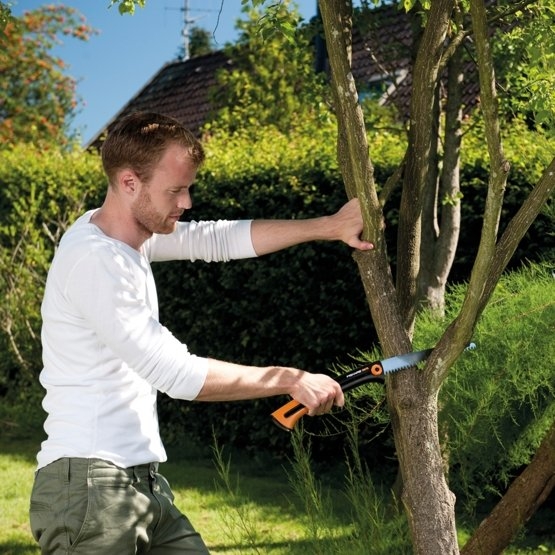 Grande scie de jardin à lame rétractable Xtract™ SW75 FISKARS - 1000614