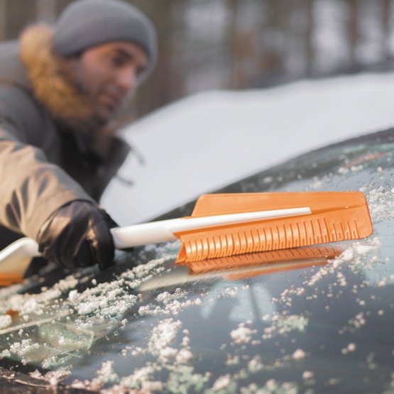Brosse et grattoir à neige SnowXpert™ FISKARS - 1019352