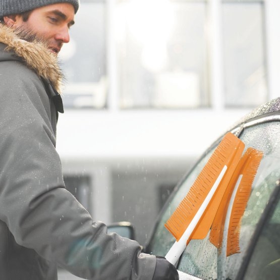 Brosse et grattoir à neige SnowXpert™ FISKARS - 1019352