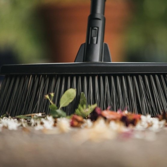 Balai de jardin multi-usages Solid - M FISKARS - 1025921