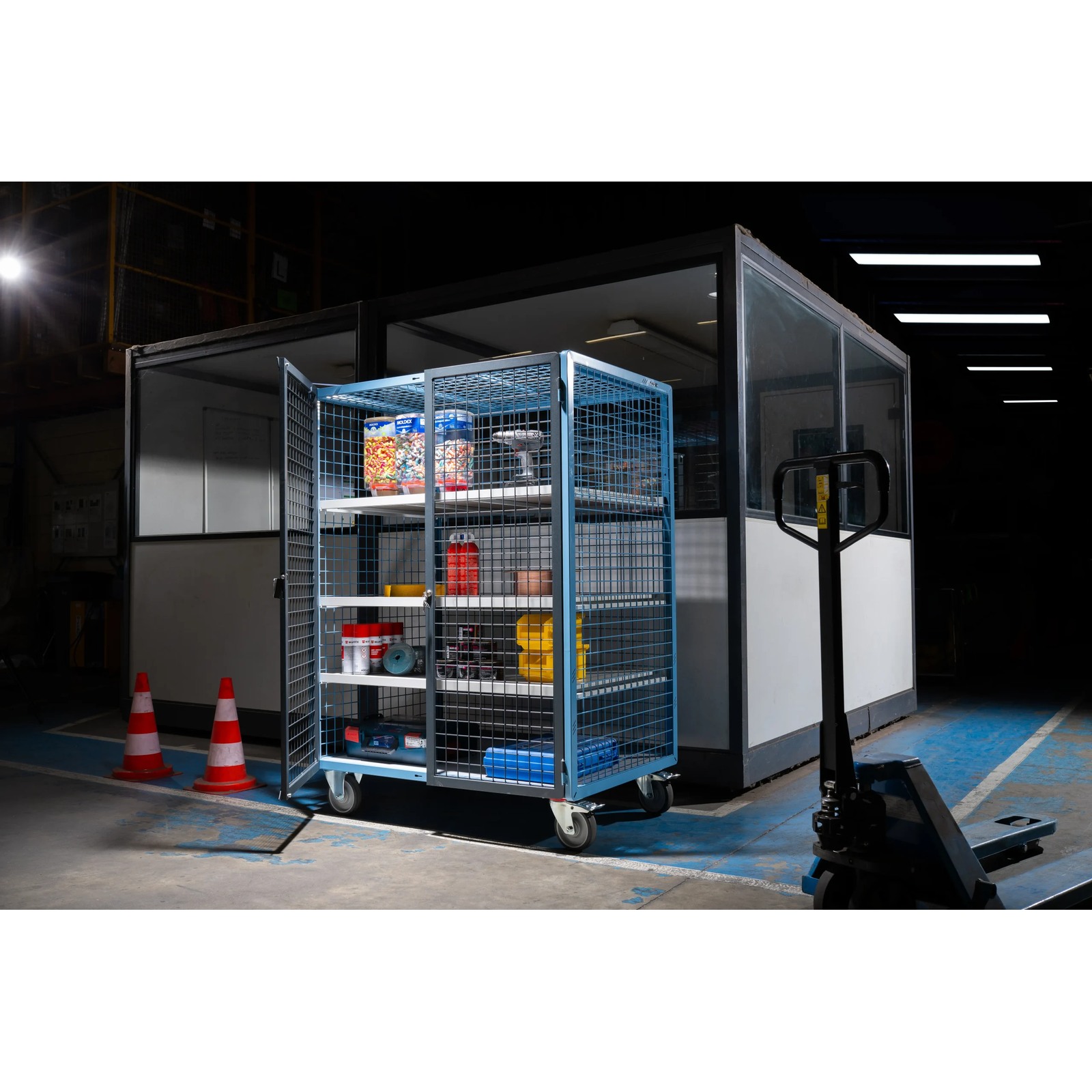 Servante grillagée 4 côtés, verrouillable, avec 3 étagères, plateau bois, 1200x800 mm, 500 kg - FIMM - 880725236