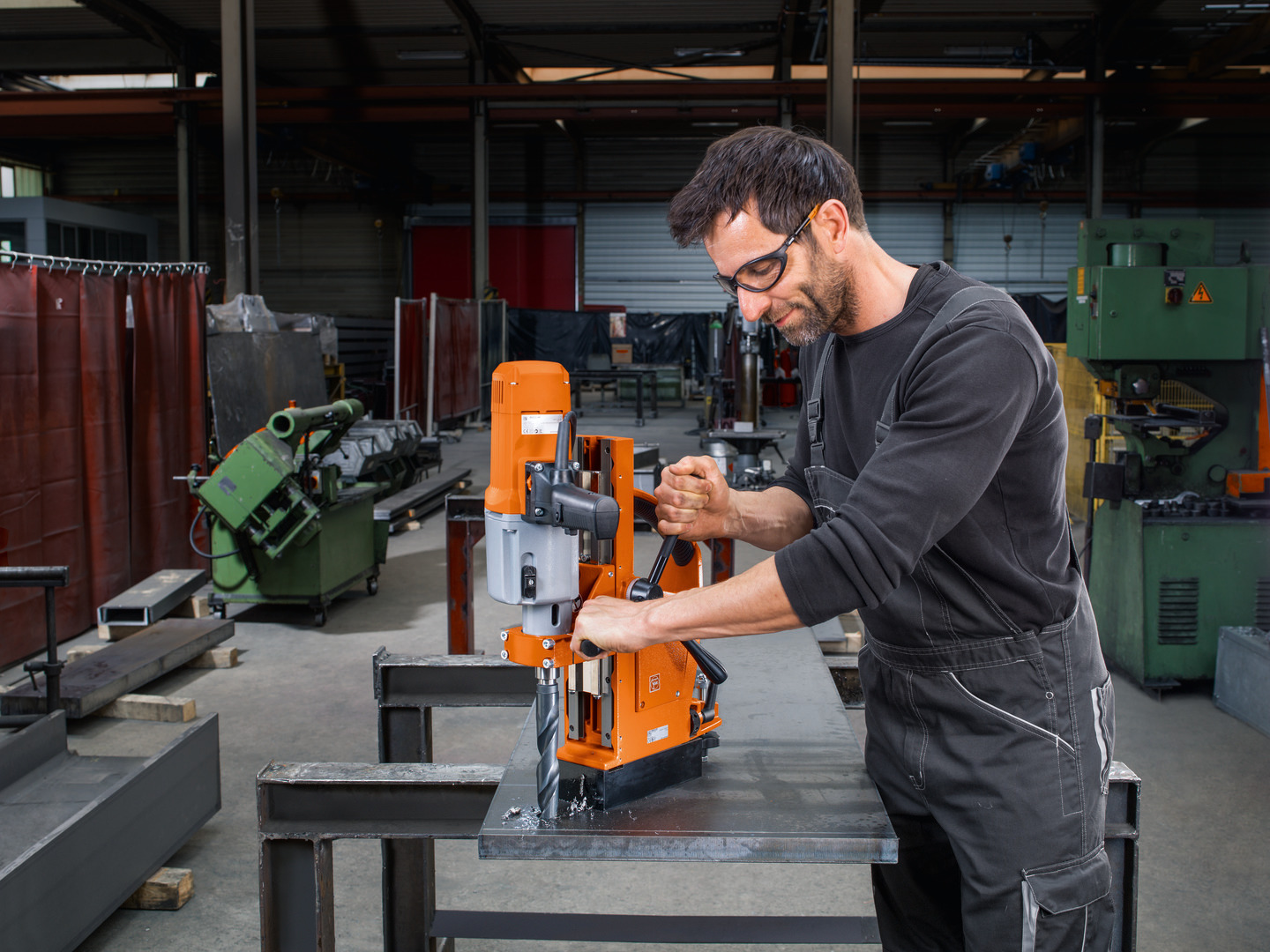 Perceuse à quatre vitesses jusqu'à 32 mm. BOZ 32-4 M FEIN - 72025160000