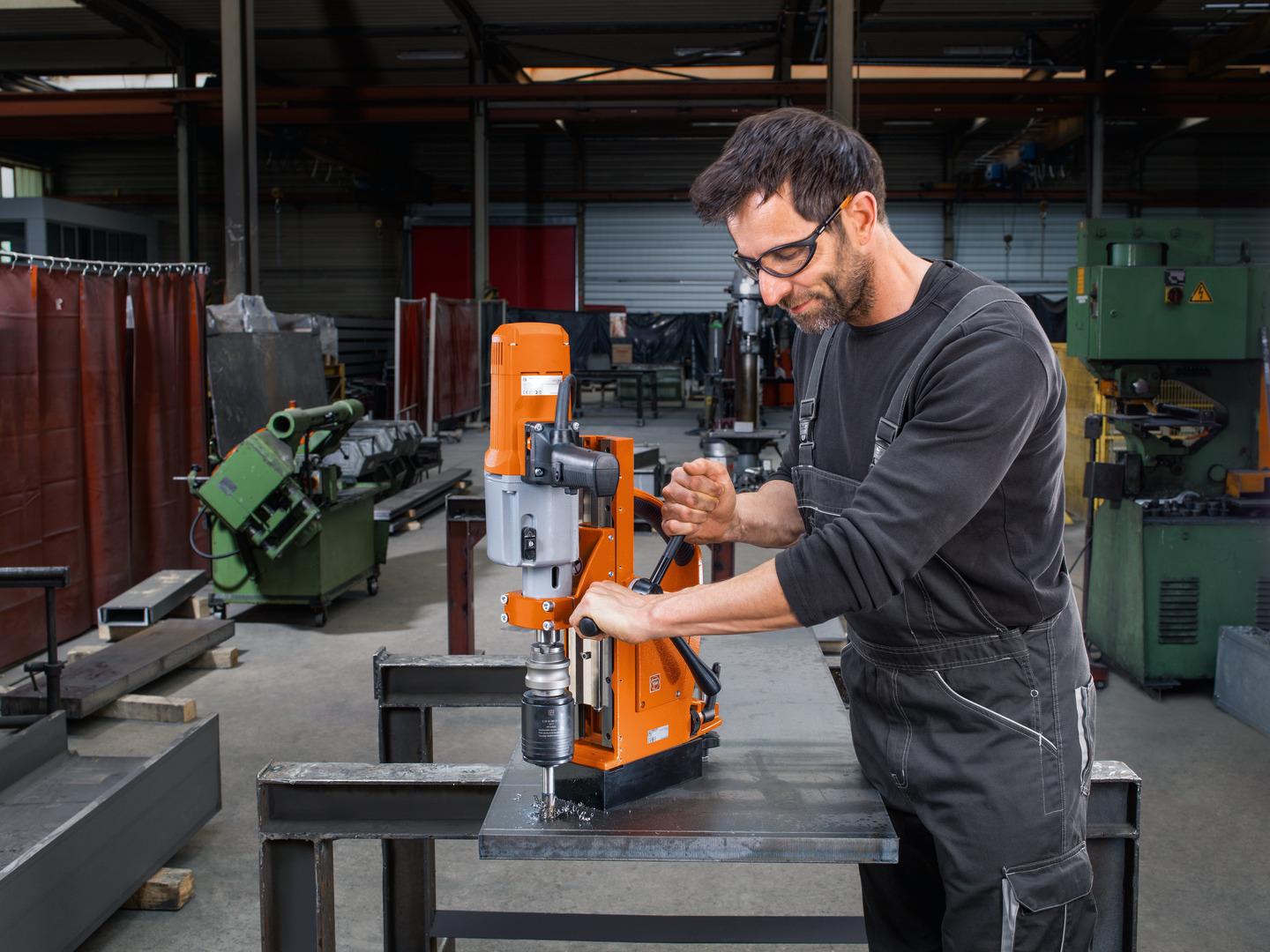 Perceuse à quatre vitesses jusqu'à 32 mm. BOZ 32-4 M FEIN - 72025160000