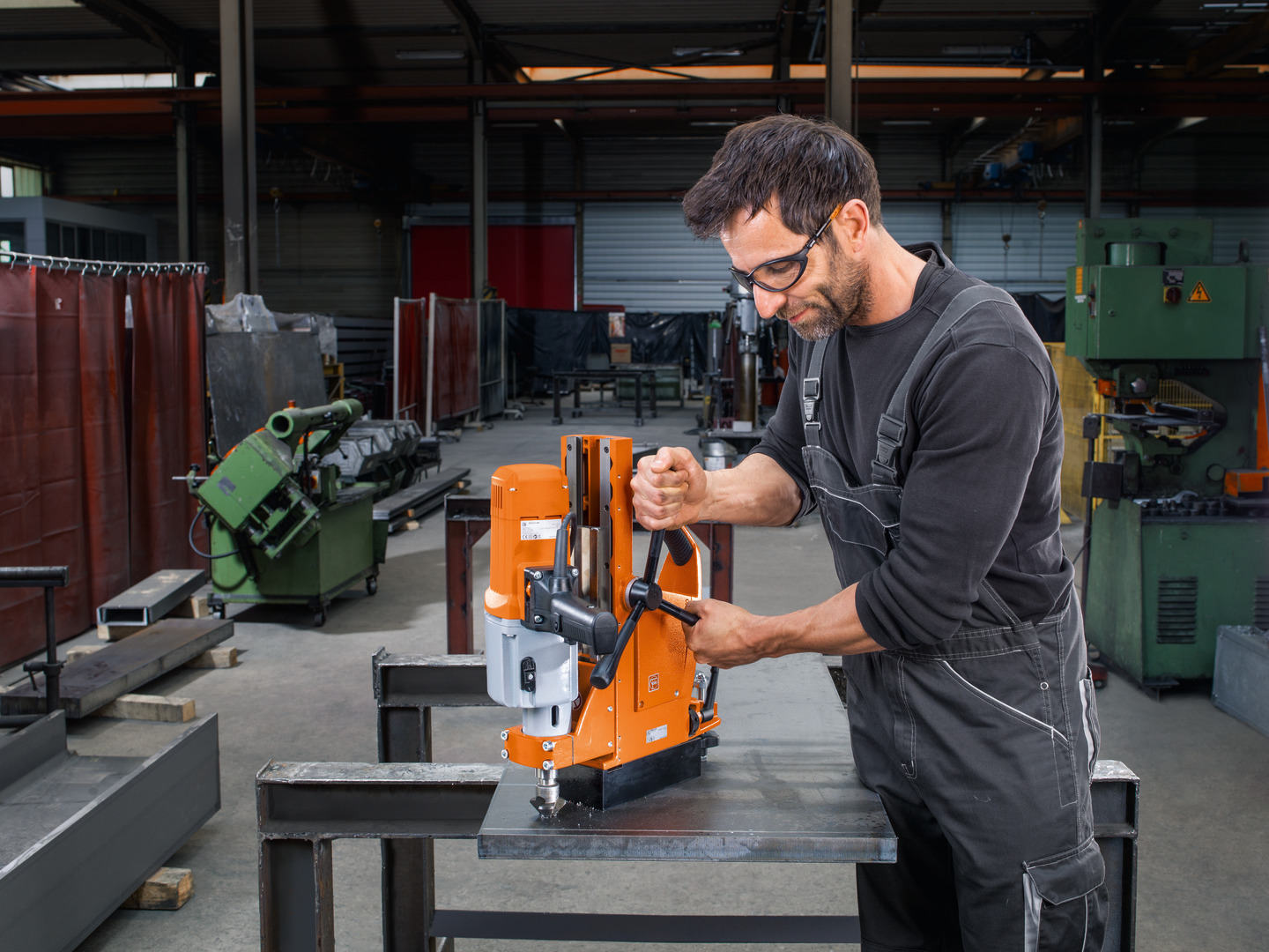 Perceuse à quatre vitesses jusqu'à 32 mm. BOZ 32-4 M FEIN - 72025160000