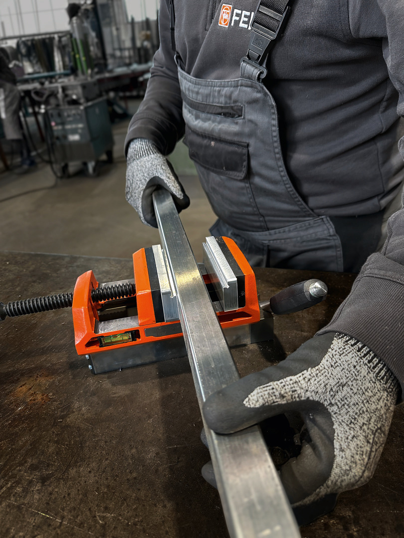 Ensemble d'étaux VersaMAG Set aimant permanent avec étau et mors de protection en aluminium 110 mm - FEIN - 90701009000