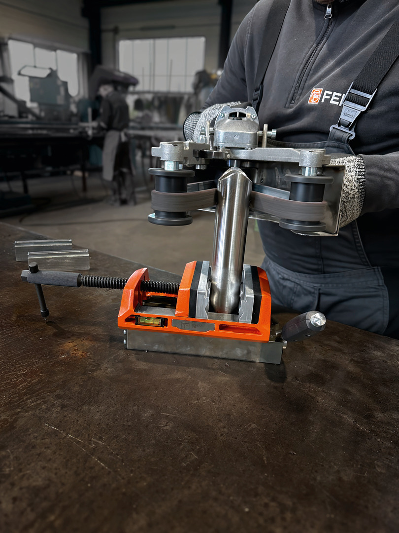 Ensemble d'étaux VersaMAG Set aimant permanent avec étau et mors de protection en aluminium 110 mm - FEIN - 90701009000